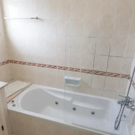 Διαμέρισμα Amazing 2-bedroom With Big Terrace! Αλμπουφέιρα