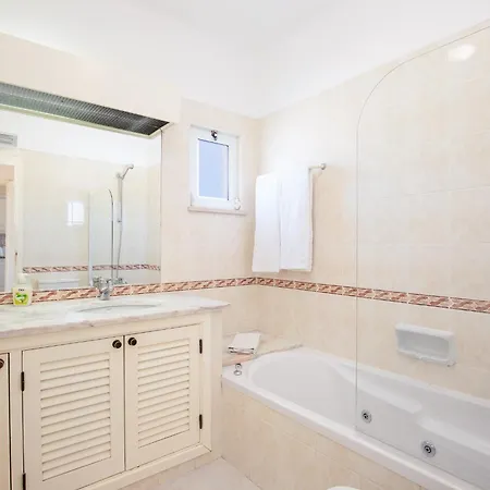 Amazing 2-bedroom With Big Terrace!