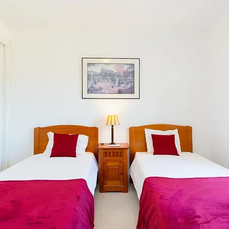 Amazing 2-bedroom With Big Terrace! Lägenhet