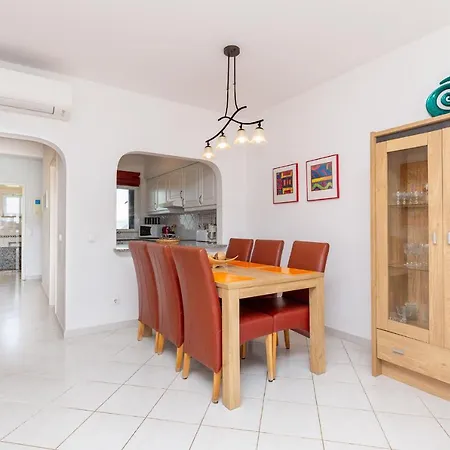 Lägenhet Amazing 2-bedroom With Big Terrace!
