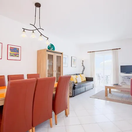 Lägenhet Amazing 2-bedroom With Big Terrace! *