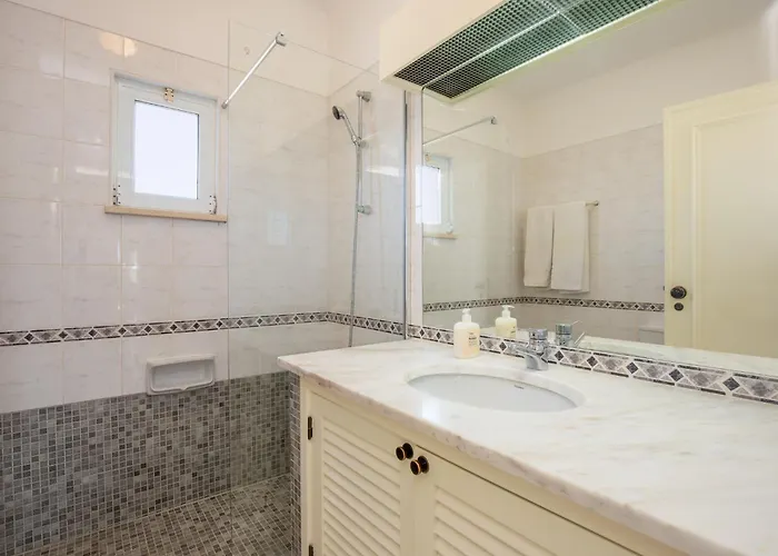 Amazing 2-bedroom With Big Terrace! *