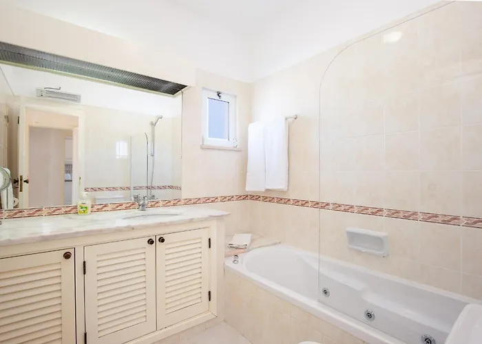 Amazing 2-bedroom With Big Terrace!